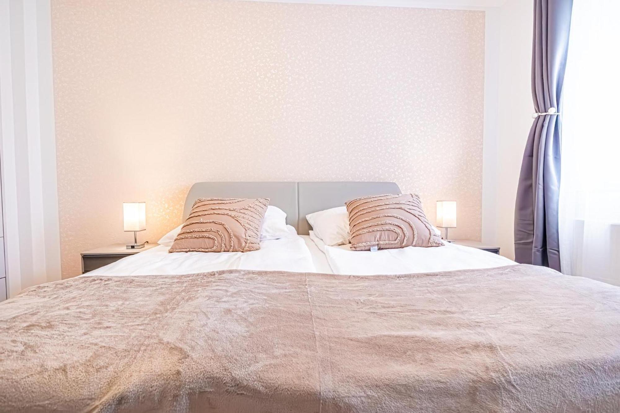 Charming 1Br And 1Lr Apt Modern Design Donaustadt Wina Bagian luar foto