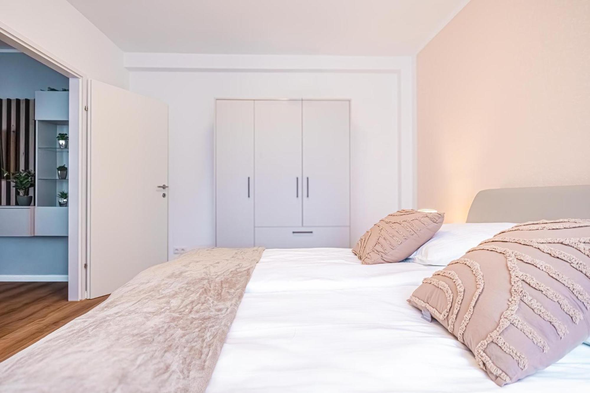 Charming 1Br And 1Lr Apt Modern Design Donaustadt Wina Bagian luar foto