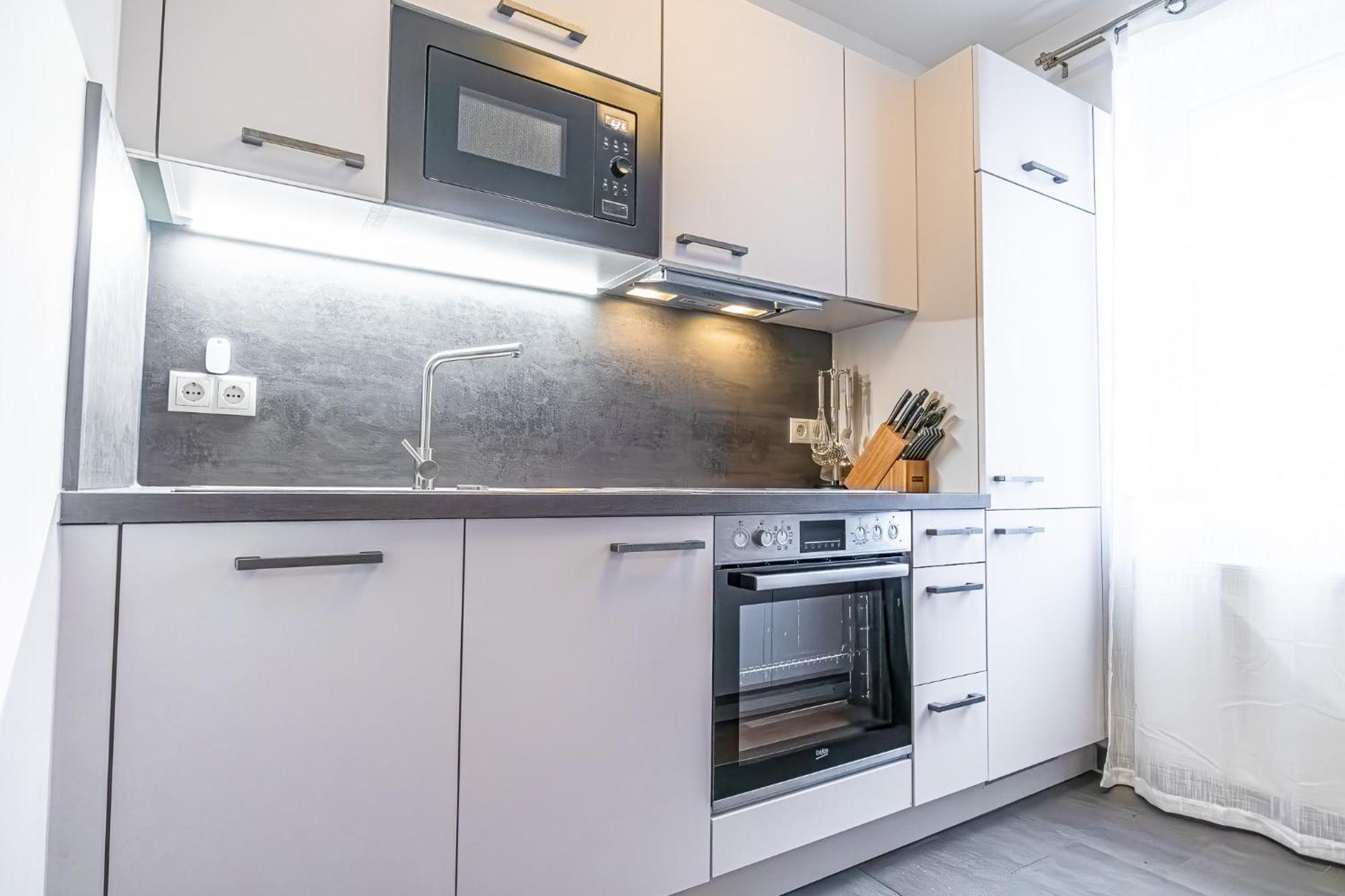 Charming 1Br And 1Lr Apt Modern Design Donaustadt Wina Bagian luar foto