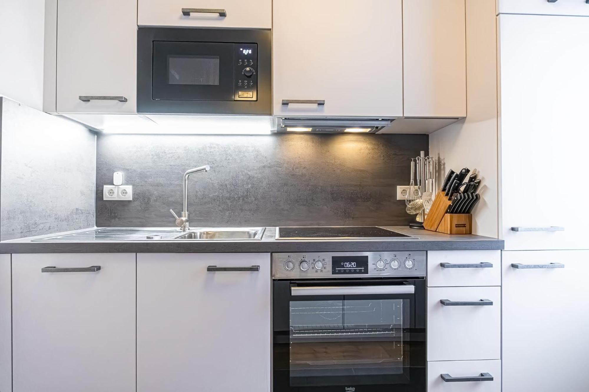 Charming 1Br And 1Lr Apt Modern Design Donaustadt Wina Bagian luar foto
