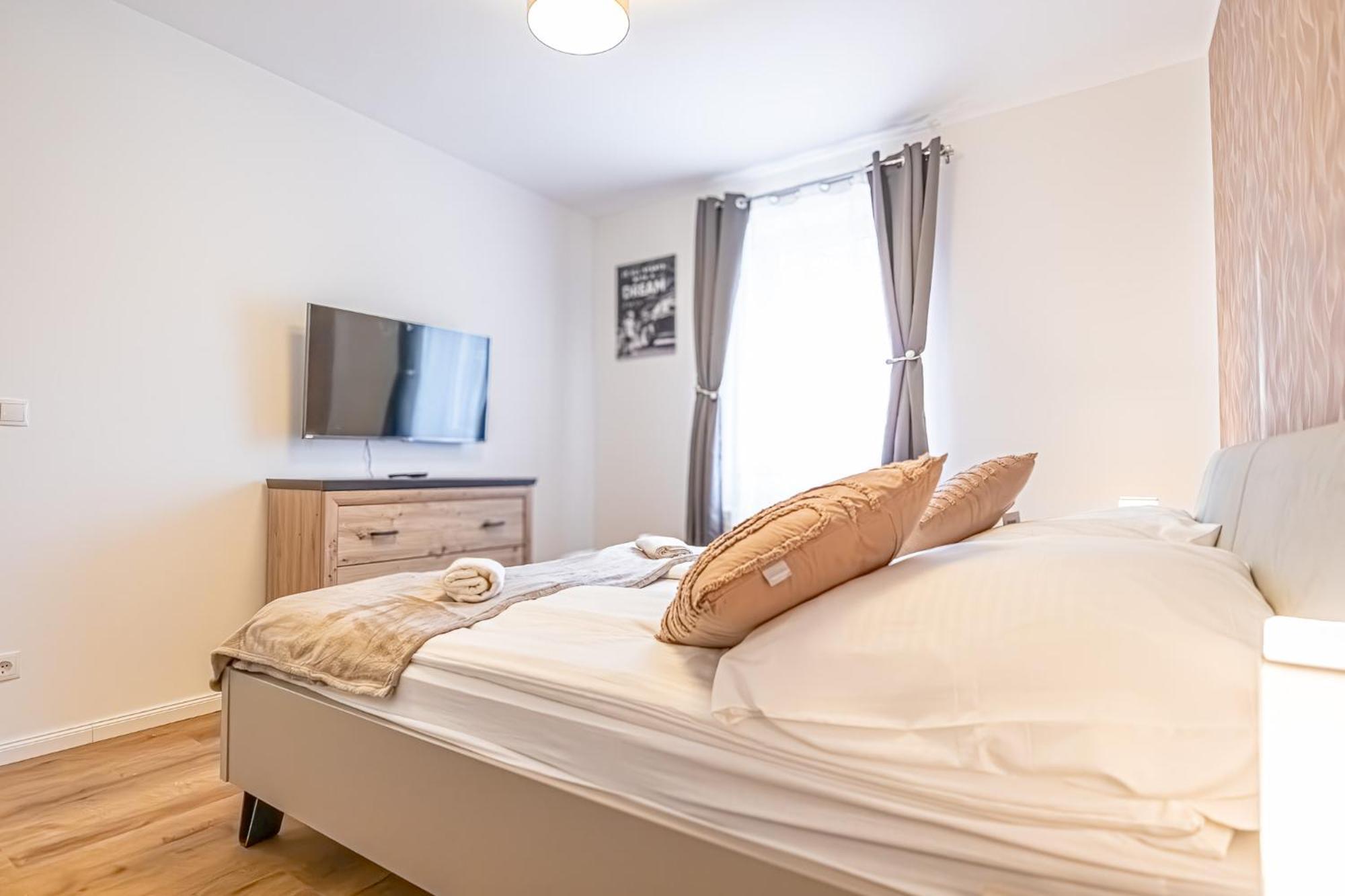 Charming 1Br And 1Lr Apt Modern Design Donaustadt Wina Bagian luar foto