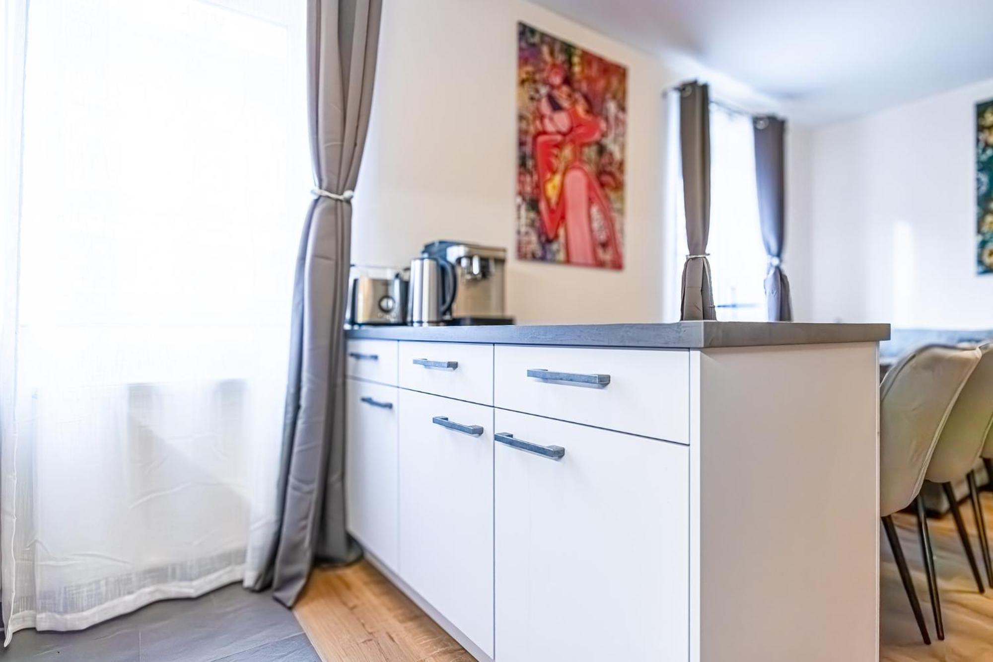 Charming 1Br And 1Lr Apt Modern Design Donaustadt Wina Bagian luar foto