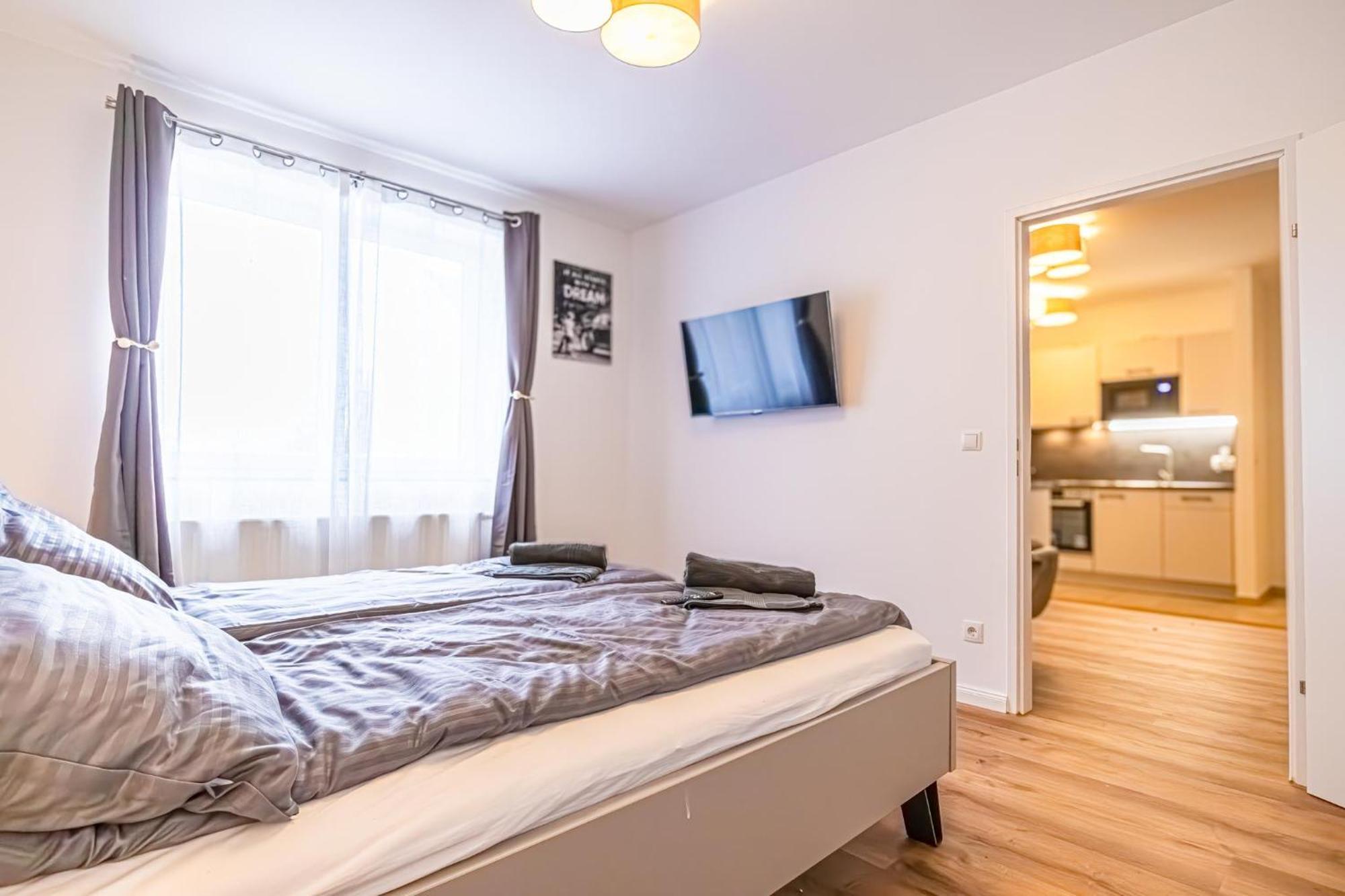 Charming 1Br And 1Lr Apt Modern Design Donaustadt Wina Bagian luar foto