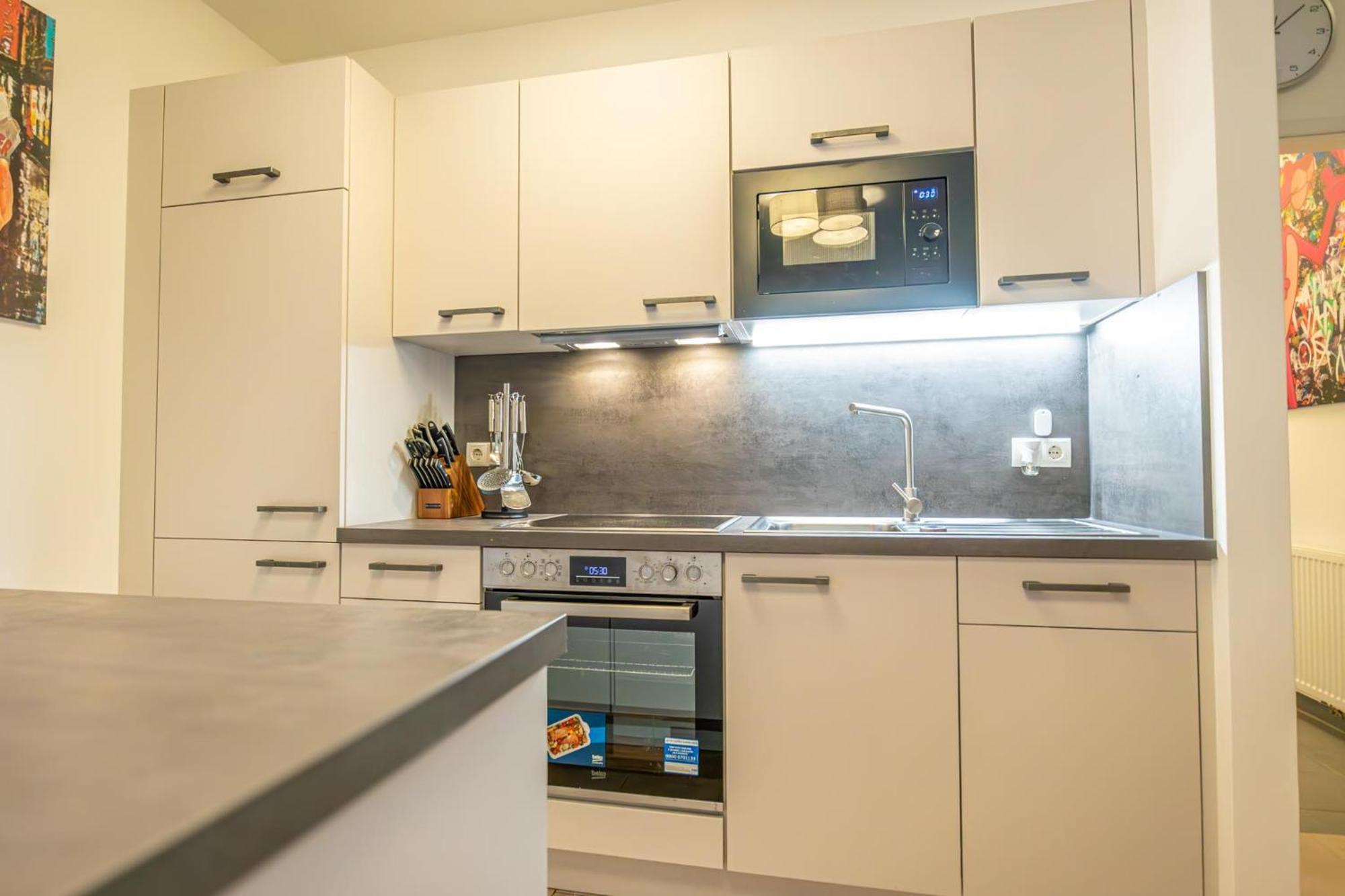 Charming 1Br And 1Lr Apt Modern Design Donaustadt Wina Bagian luar foto