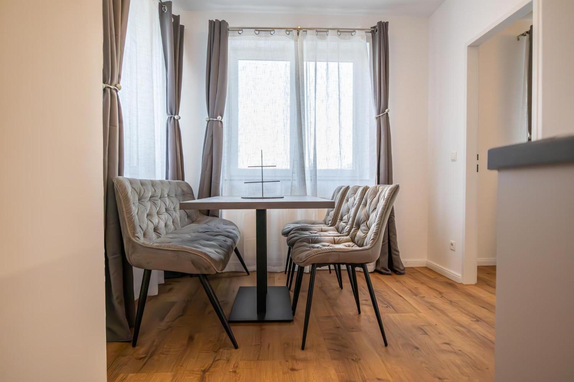 Charming 1Br And 1Lr Apt Modern Design Donaustadt Wina Bagian luar foto