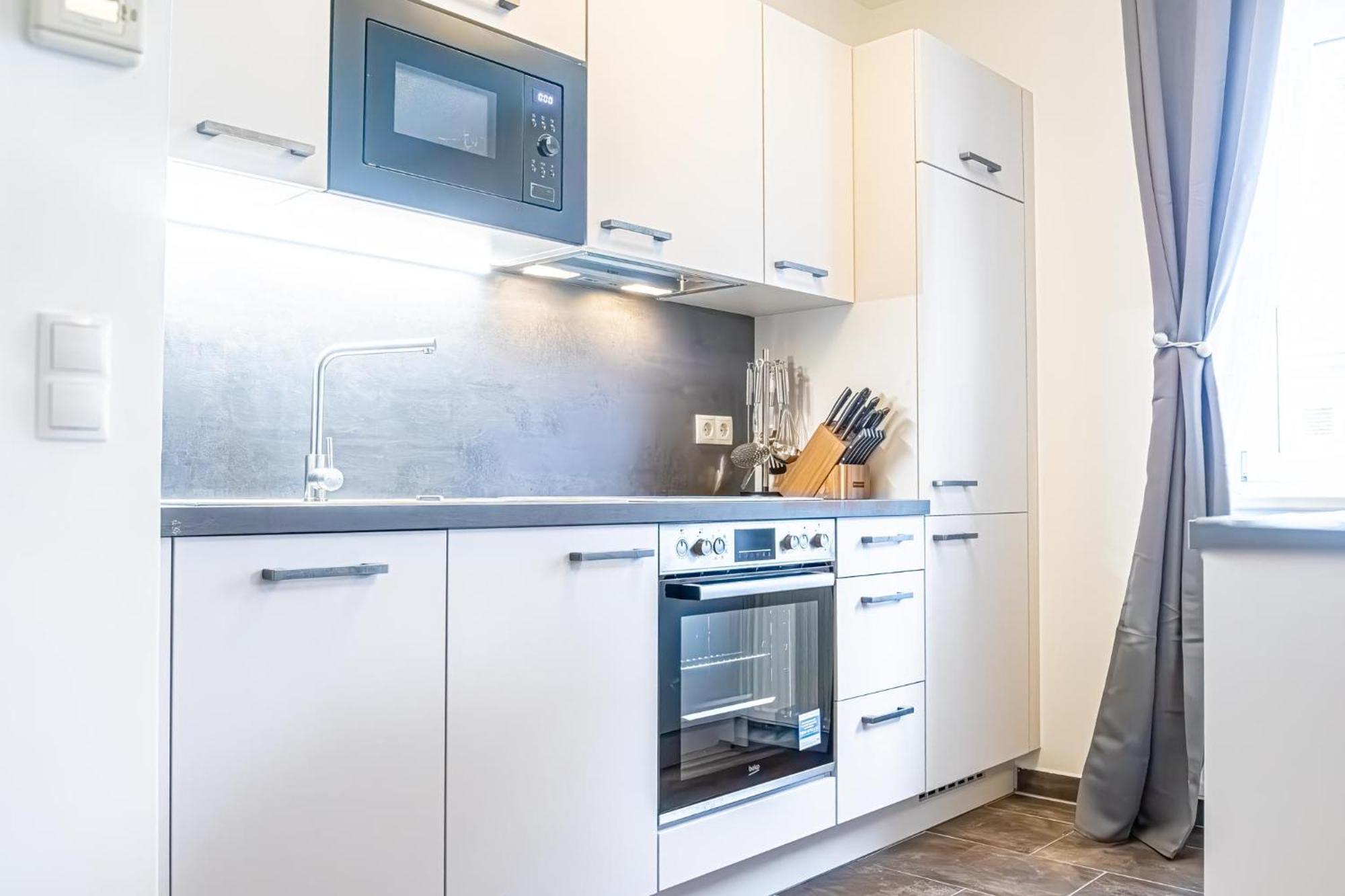Charming 1Br And 1Lr Apt Modern Design Donaustadt Wina Bagian luar foto