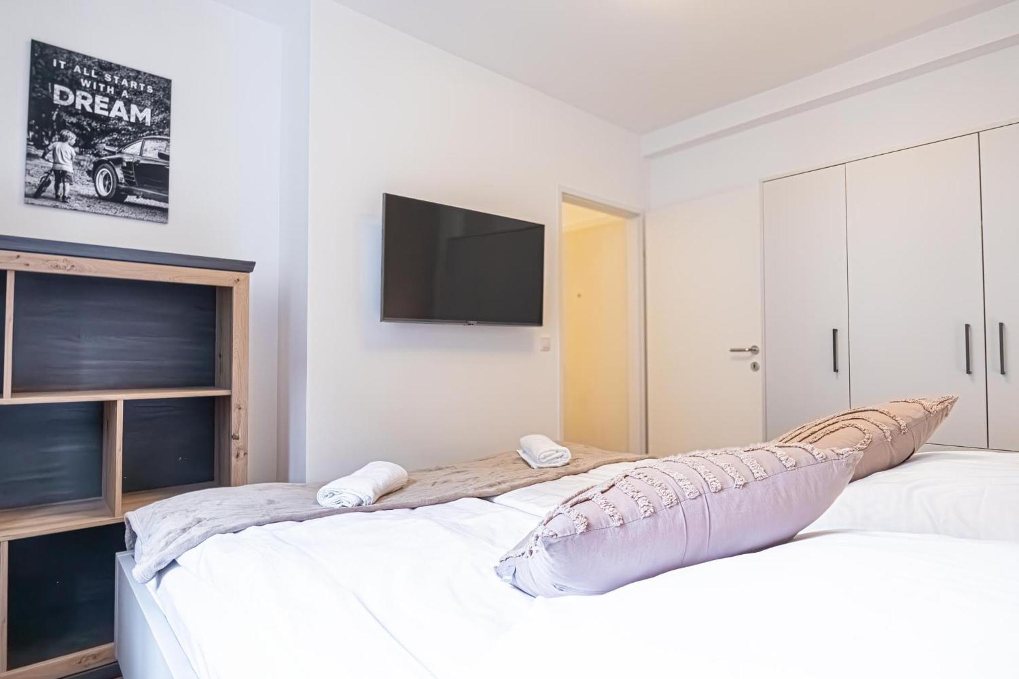 Charming 1Br And 1Lr Apt Modern Design Donaustadt Wina Bagian luar foto