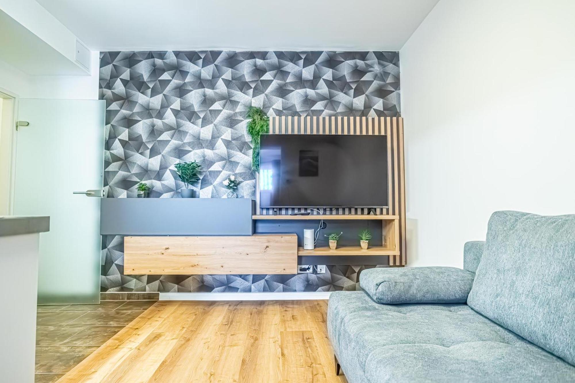 Charming 1Br And 1Lr Apt Modern Design Donaustadt Wina Bagian luar foto