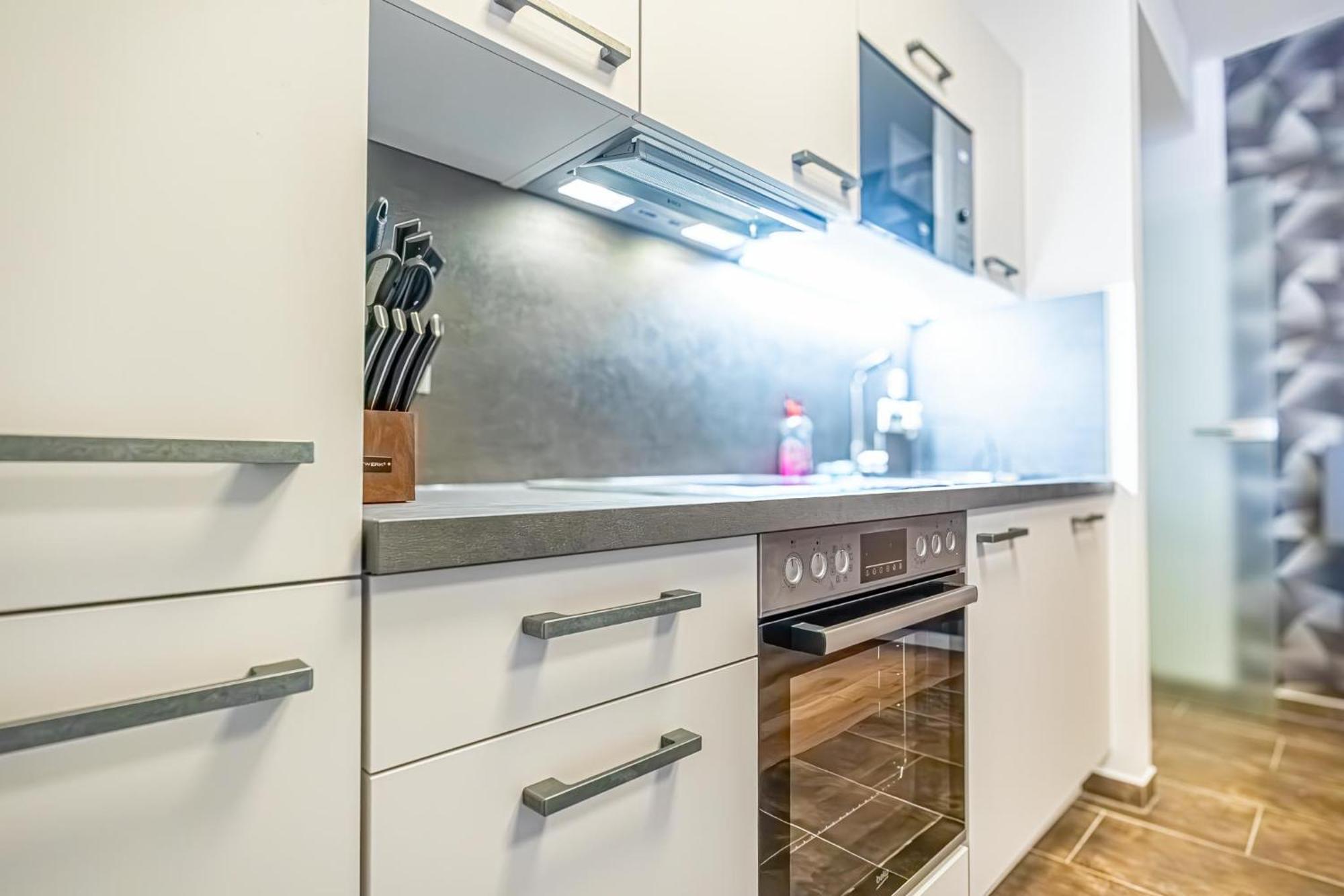 Charming 1Br And 1Lr Apt Modern Design Donaustadt Wina Bagian luar foto