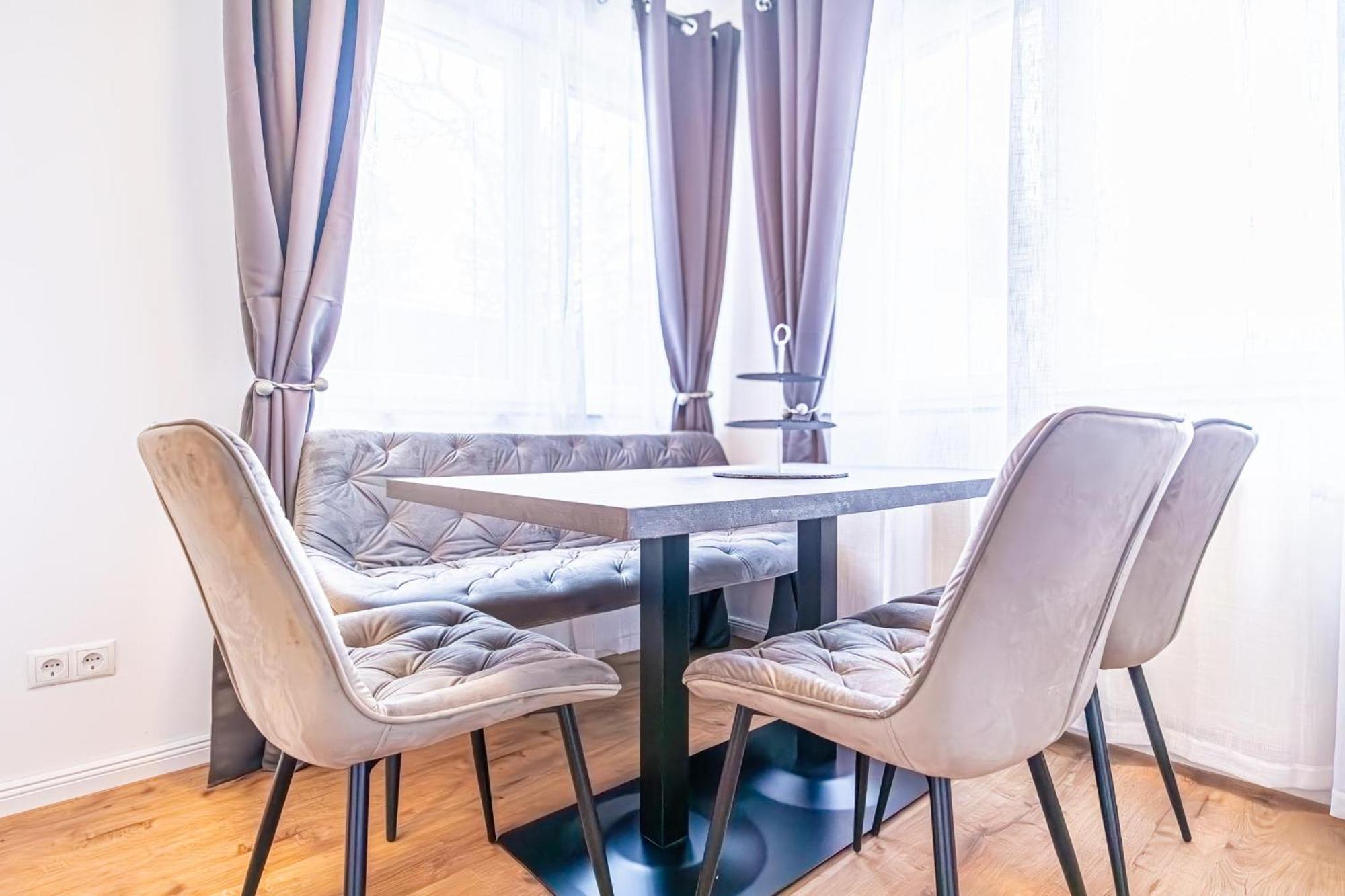 Charming 1Br And 1Lr Apt Modern Design Donaustadt Wina Bagian luar foto